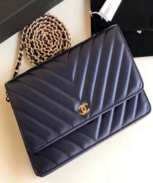 Chanel Wallet On Chain – WOC Chevron Lambskin Dark Blue SiLouis Vuitton er-Toned