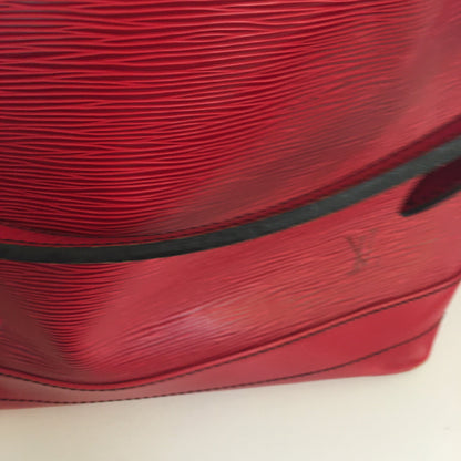 Louis Vuitton  Noe Shoulder Bag in Red Leather