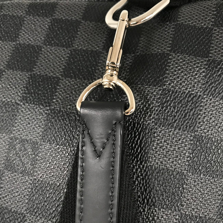 Louis Vuitton  body Bag