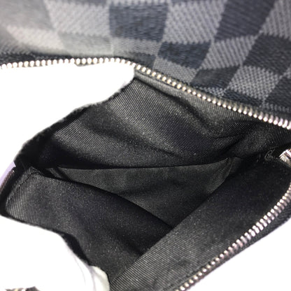 Louis Vuitton  body Bag