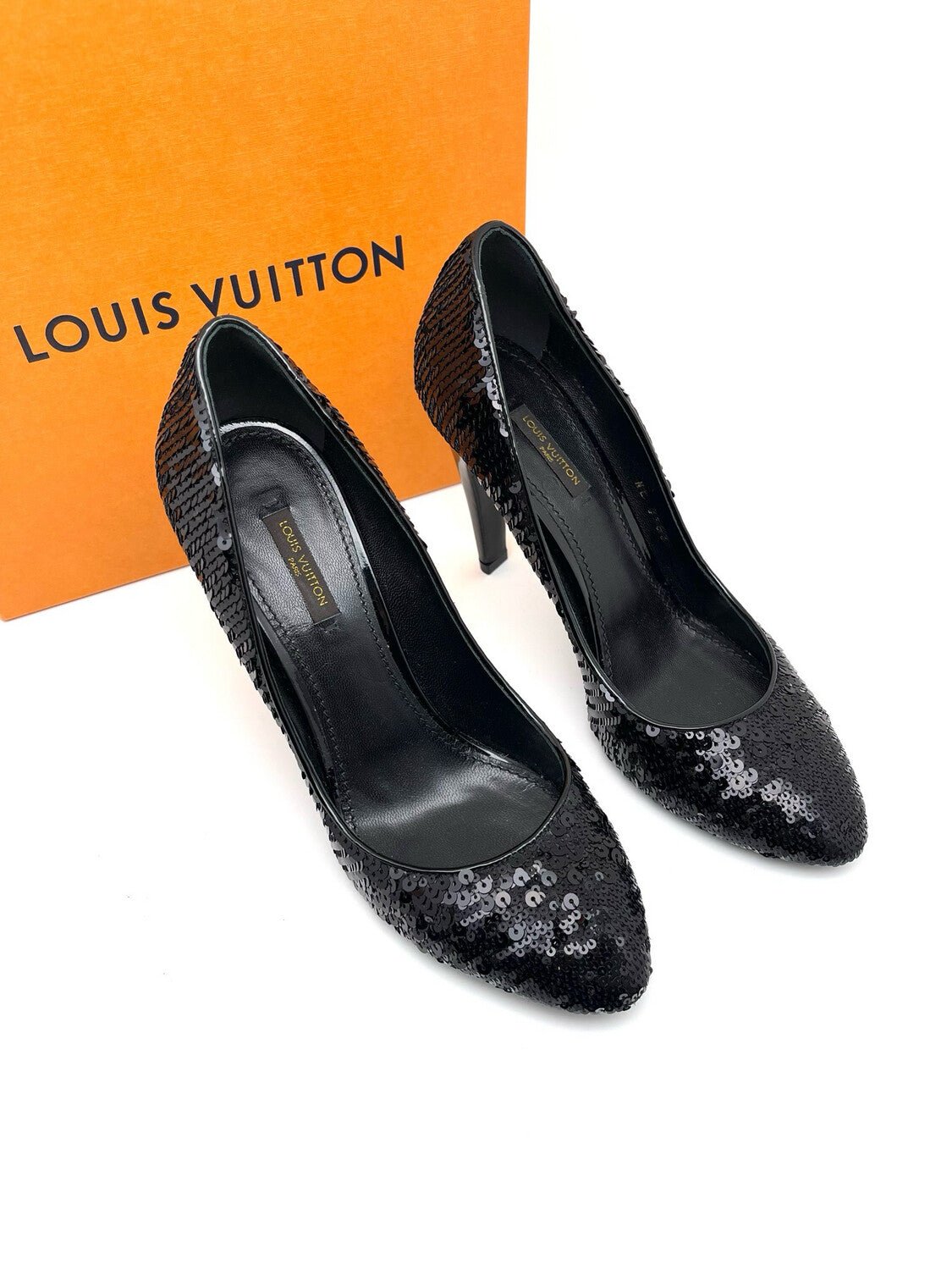 Louis Vuitton - Escarpins à sequins T.39