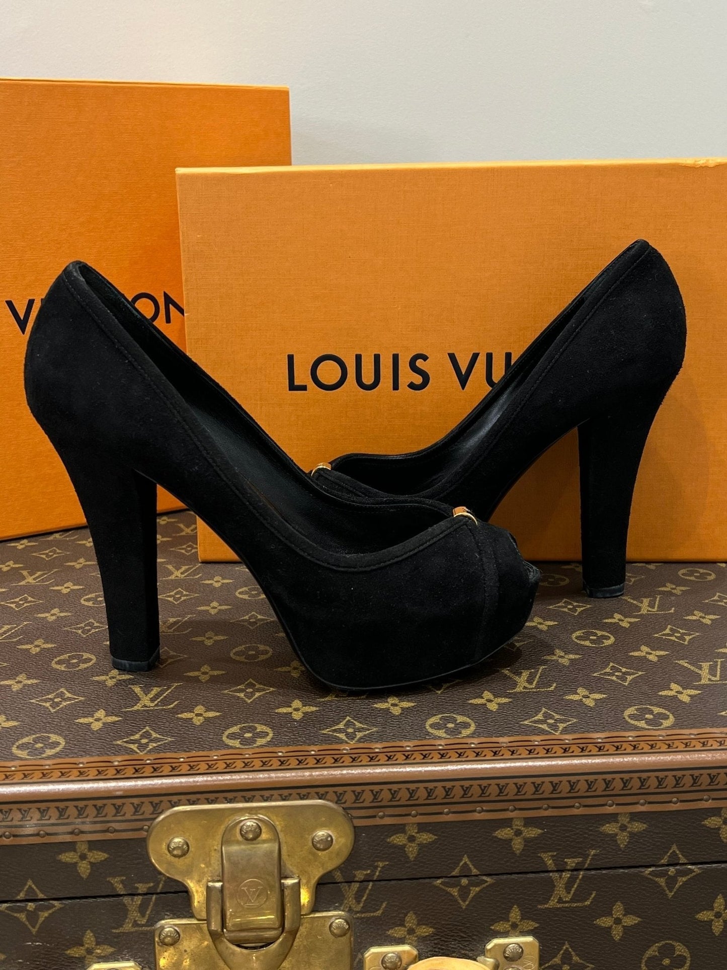 Louis Vuitton - escarpins plate-forme daim noir