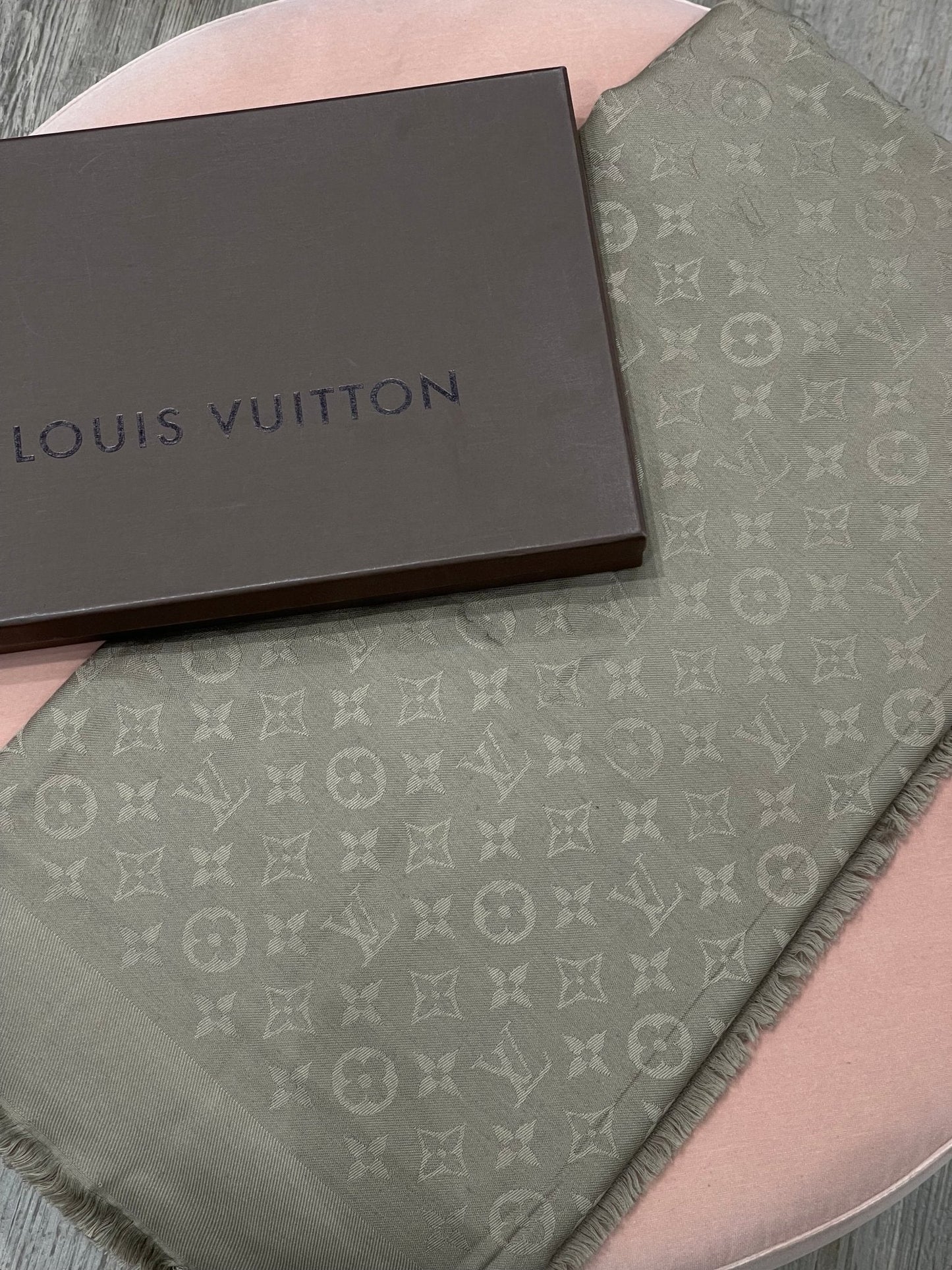 Louis Vuitton - Étole 140x140