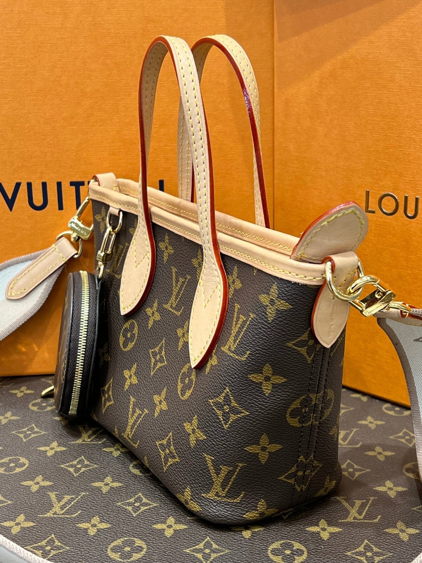 Louis Vuitton - neverfull bb toile monogramme