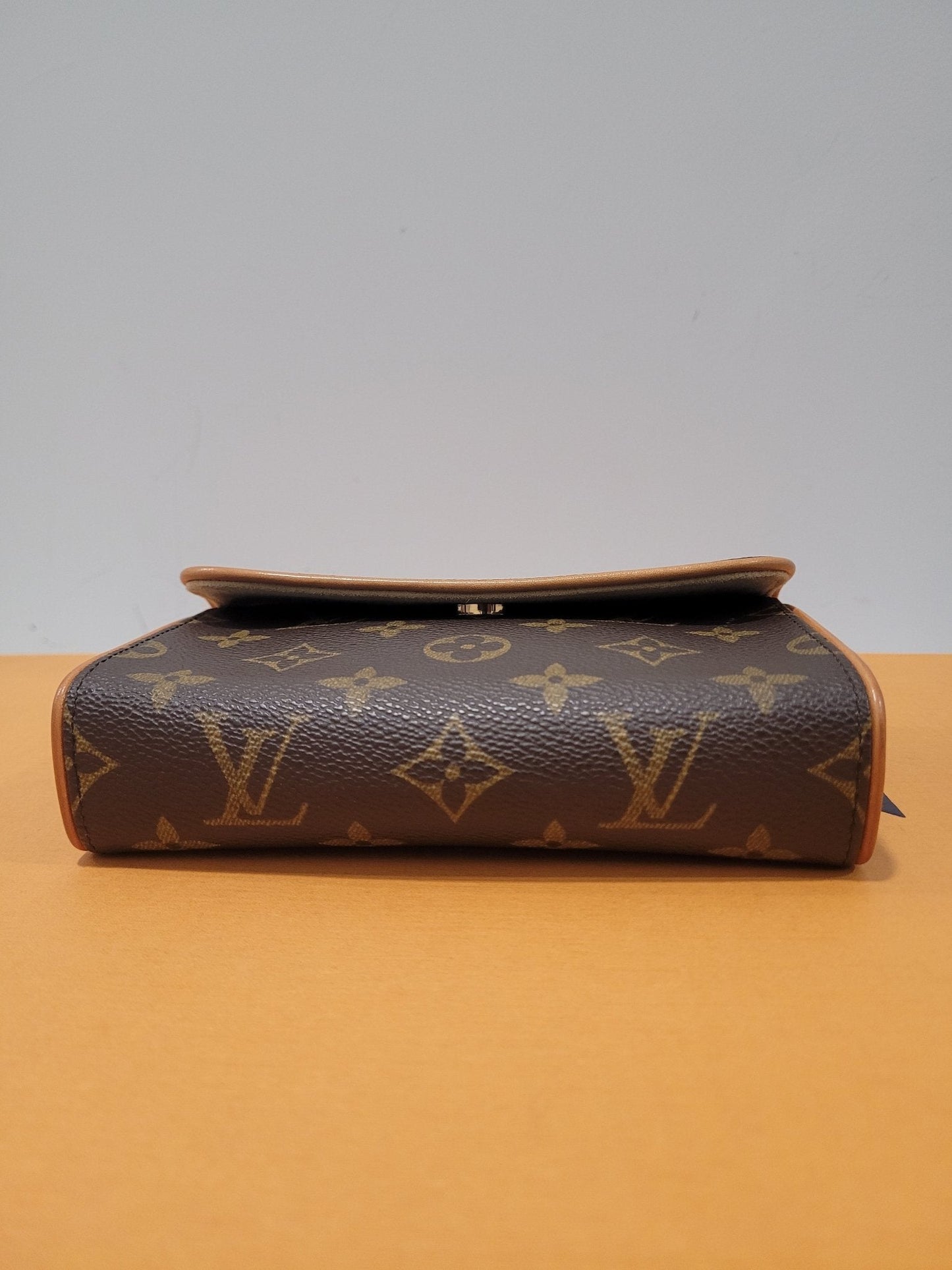 Louis Vuitton - pochette Florentine