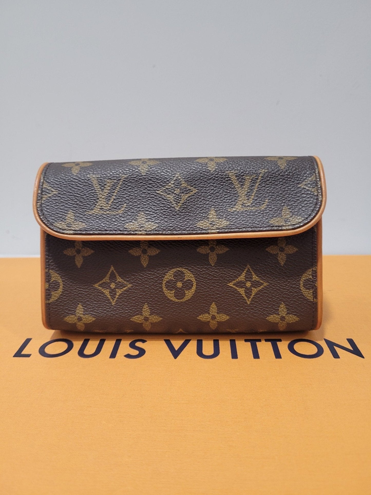 Louis Vuitton - pochette Florentine