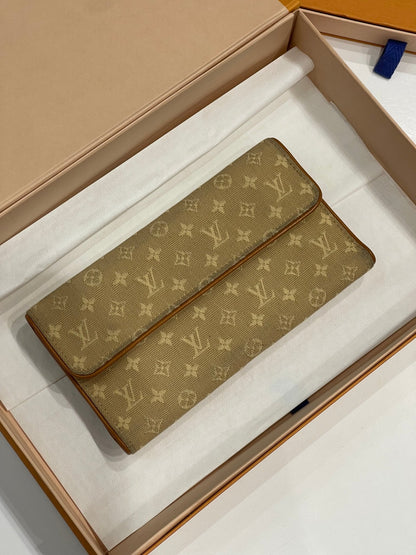 Louis Vuitton - portefeuille Lucille