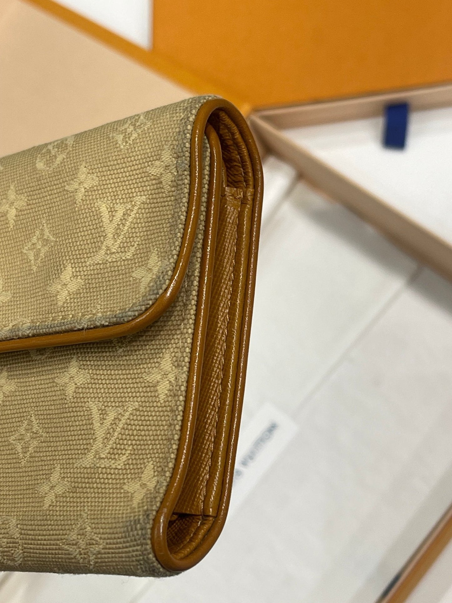 Louis Vuitton - portefeuille Lucille