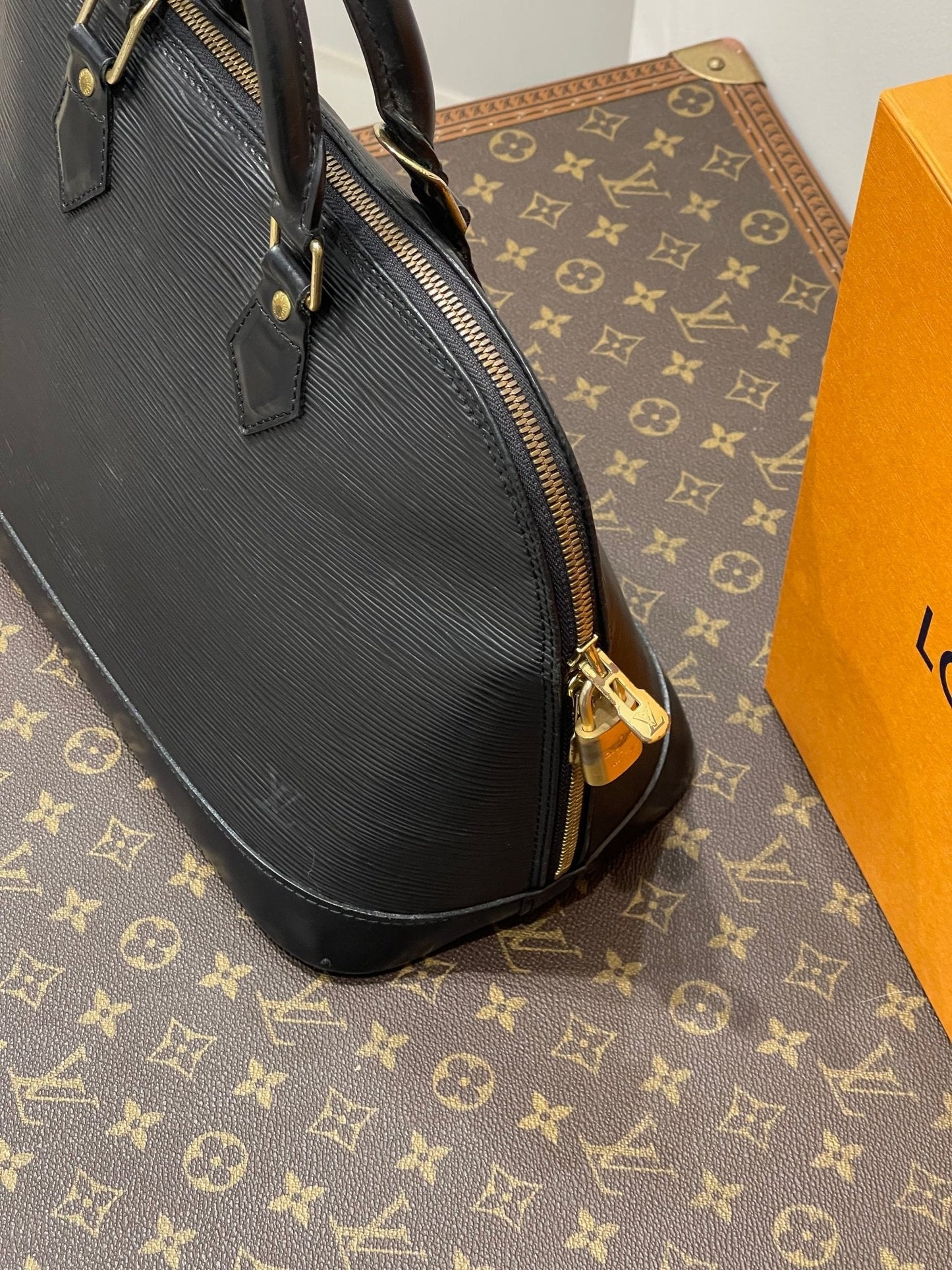 Louis Vuitton - Sac Alma MM noir épi