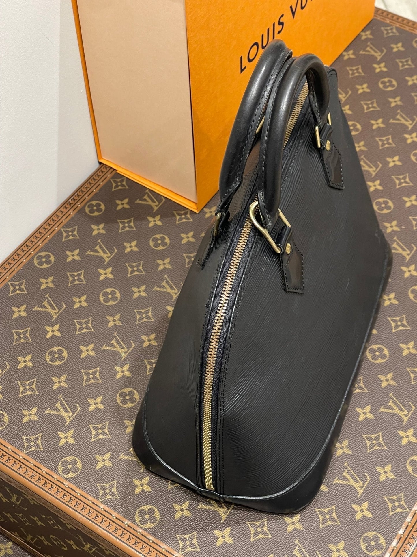 Louis Vuitton - Sac Alma MM noir épi