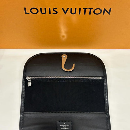 Louis vuitton - Trousse de toilette homme.