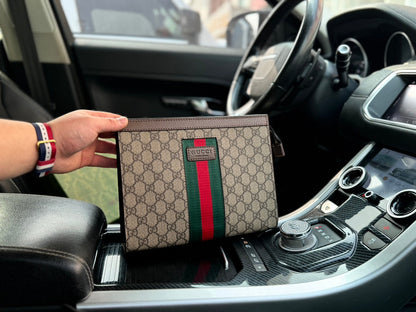 Gucci Clutch ( wristlet)