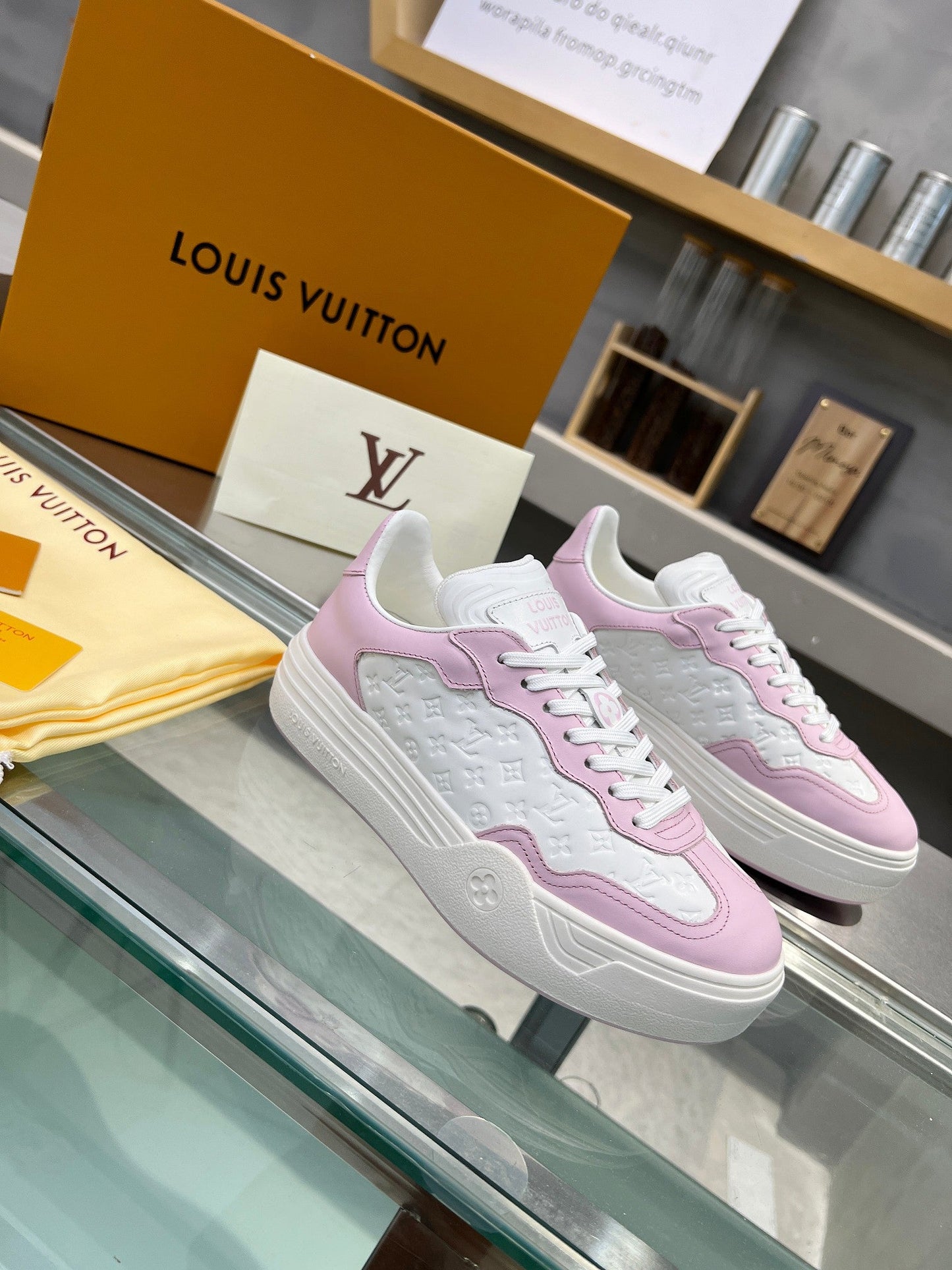 Louis Vuitton  Sneakers