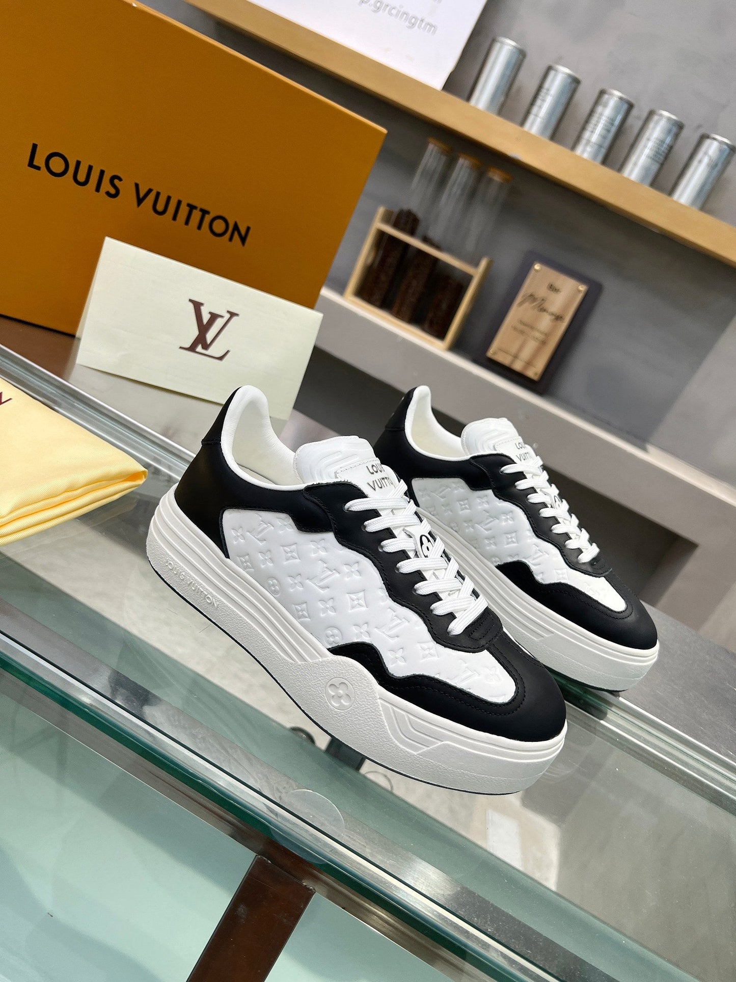 Louis Vuitton  Sneakers