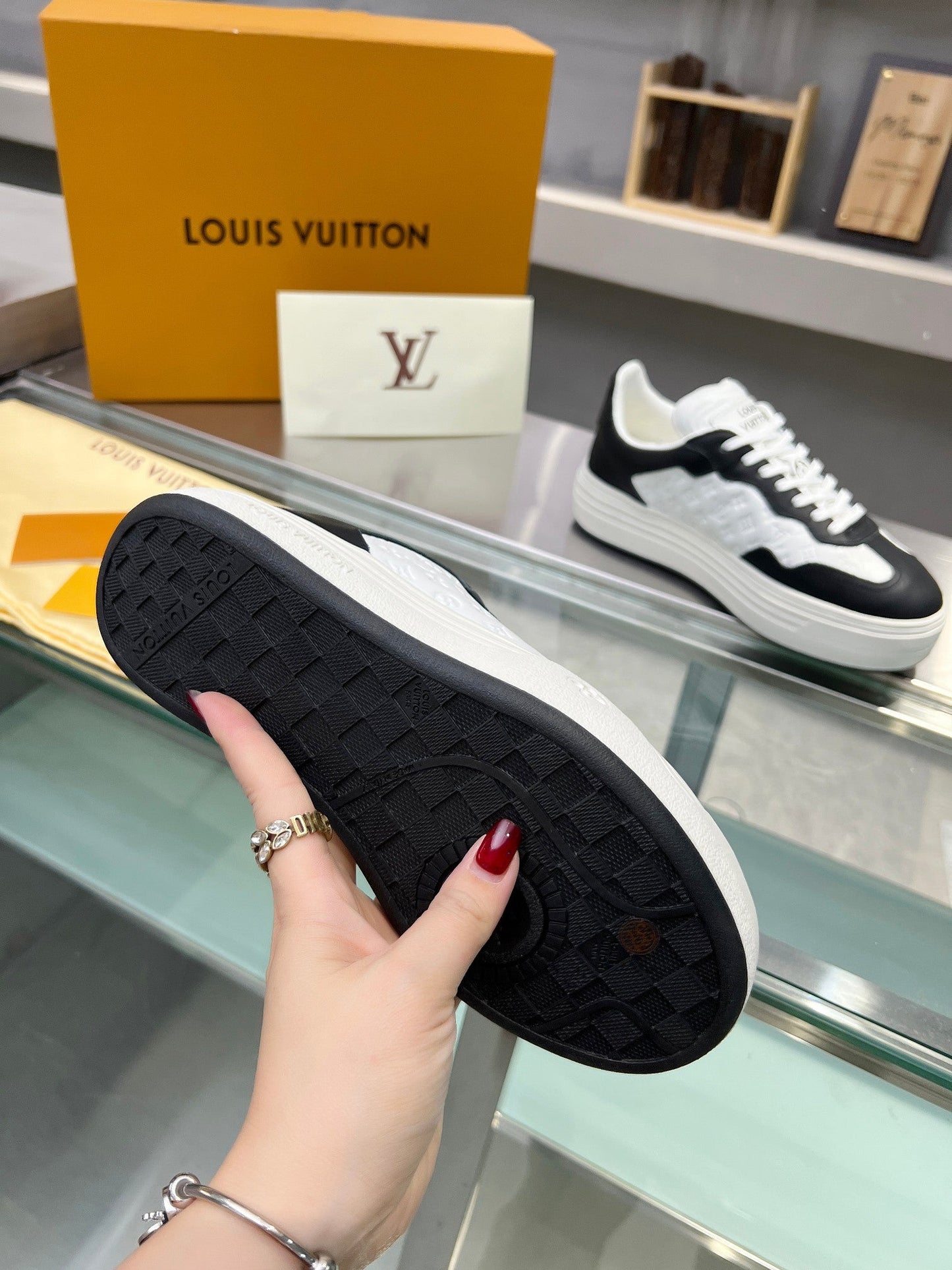 Louis Vuitton  Sneakers