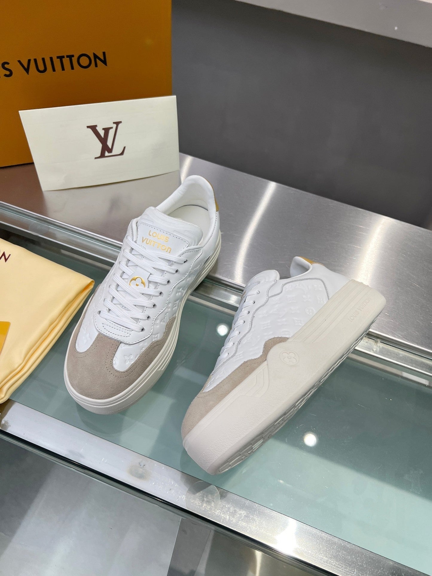 Louis Vuitton  Sneakers