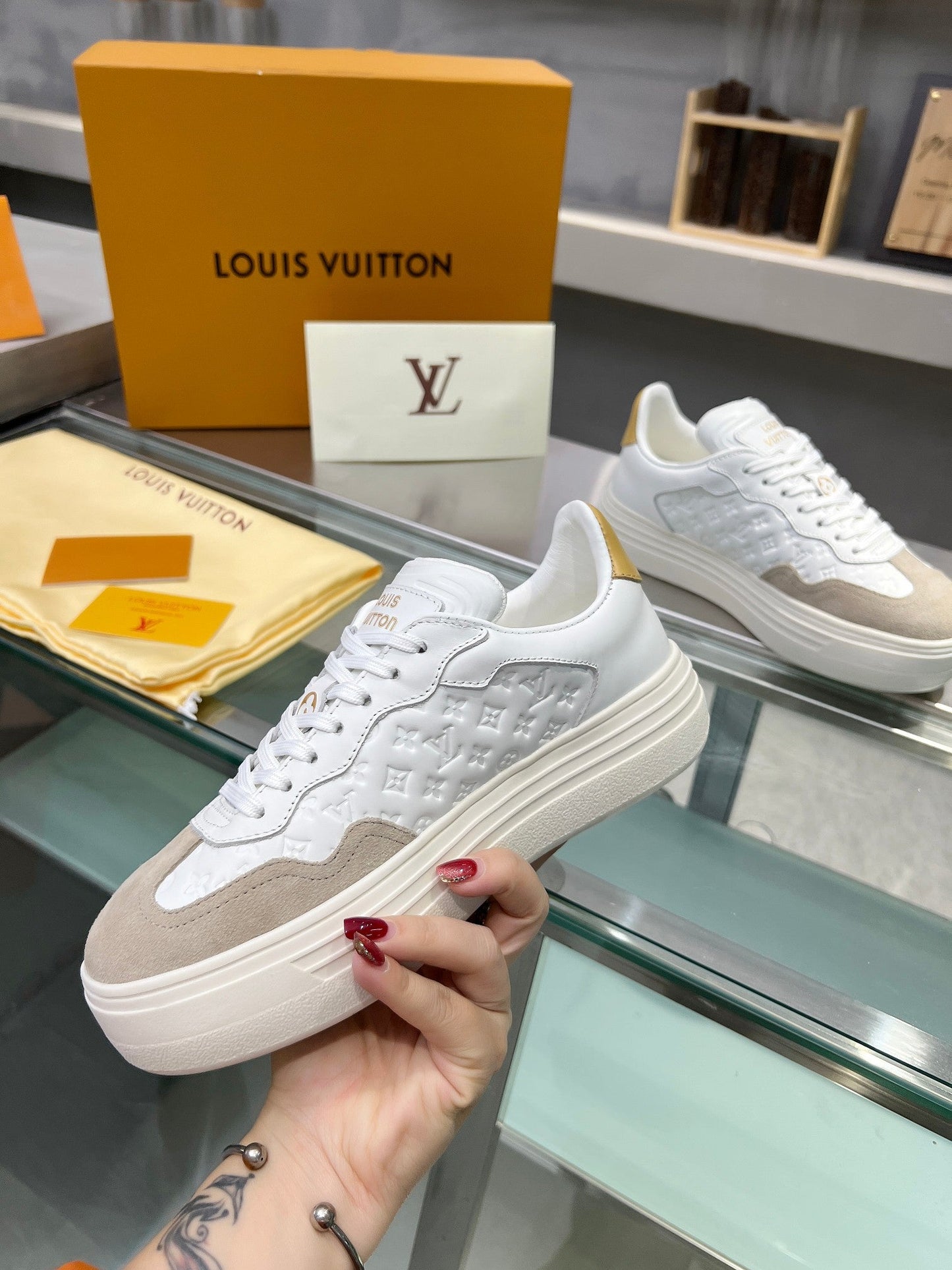 Louis Vuitton  Sneakers