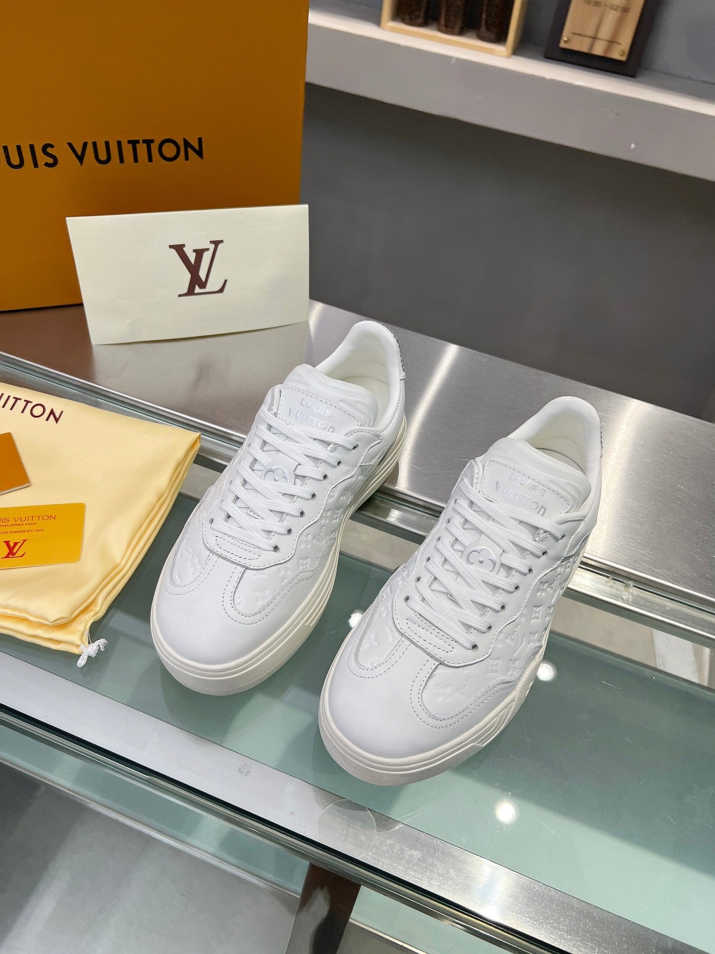 Louis Vuitton  Sneakers