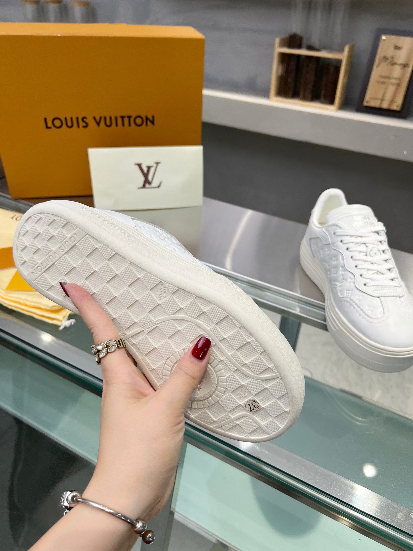 Louis Vuitton  Sneakers