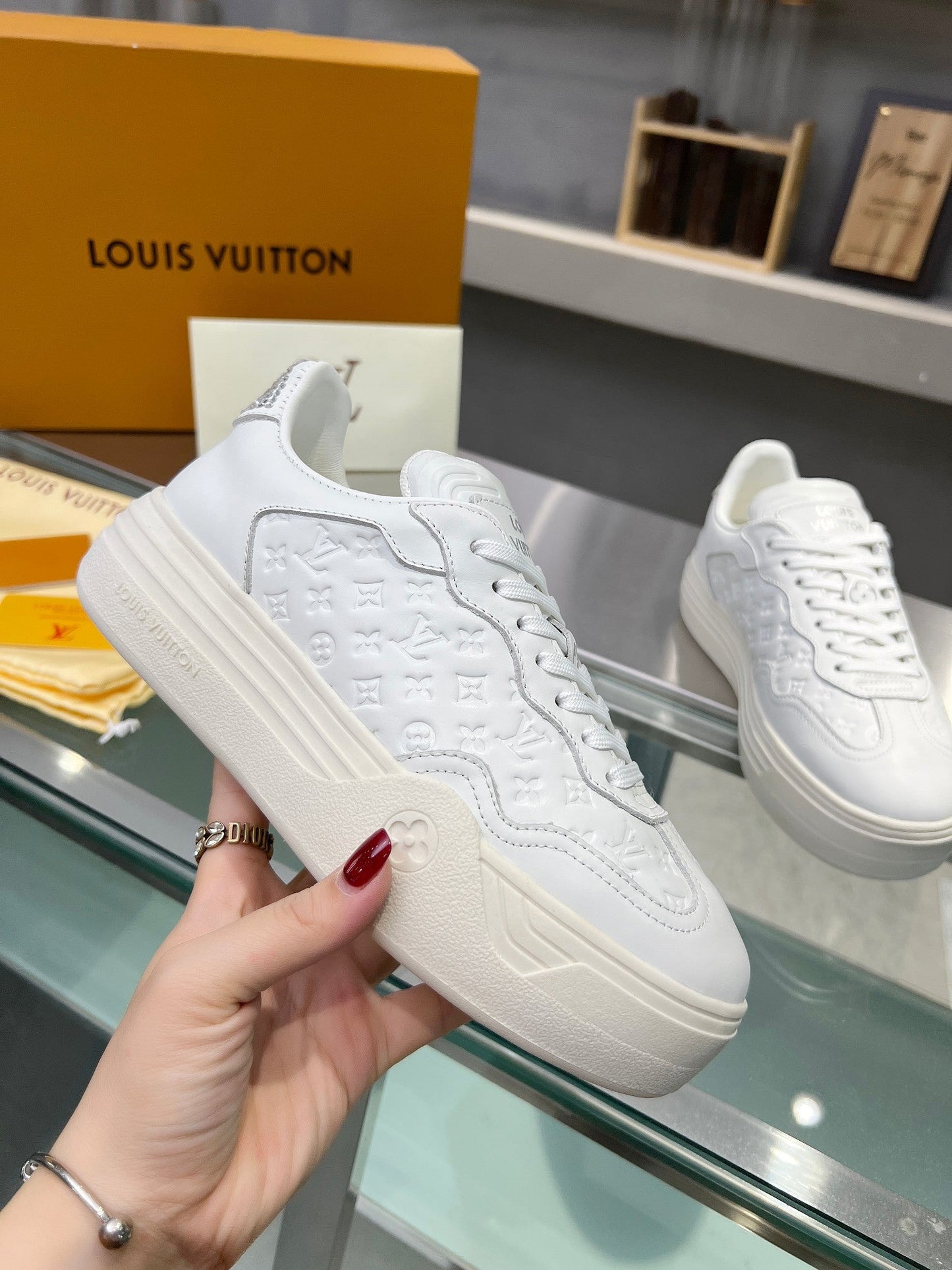 Louis Vuitton  Sneakers