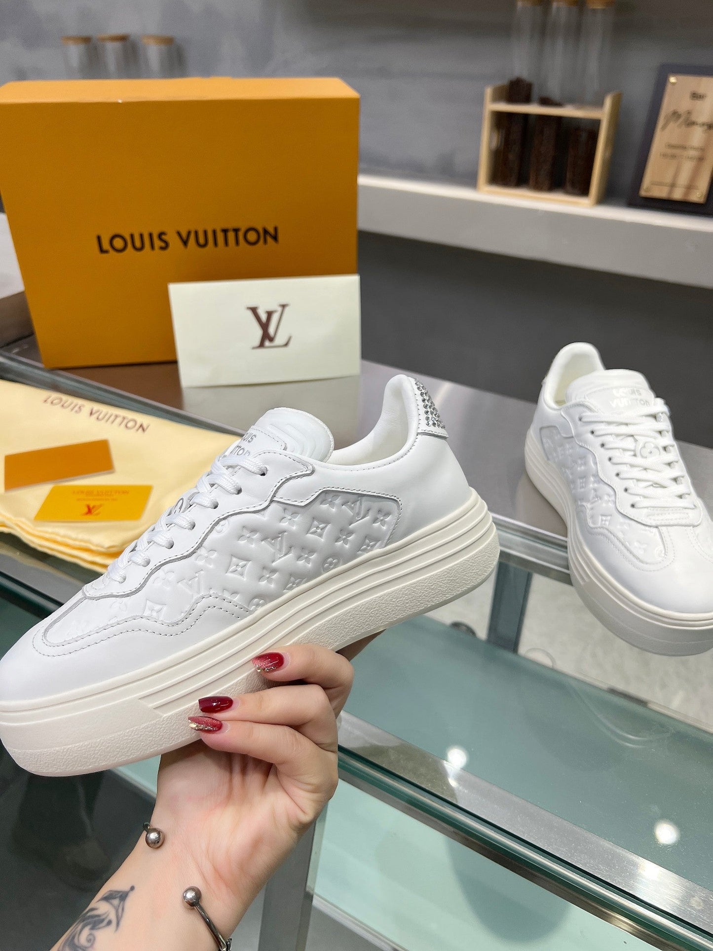 Louis Vuitton  Sneakers