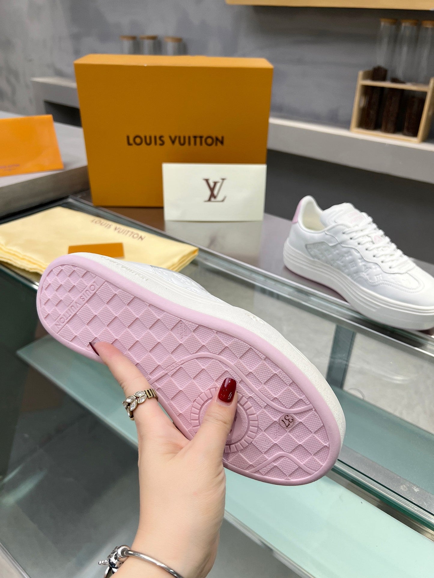 Louis Vuitton  Sneakers