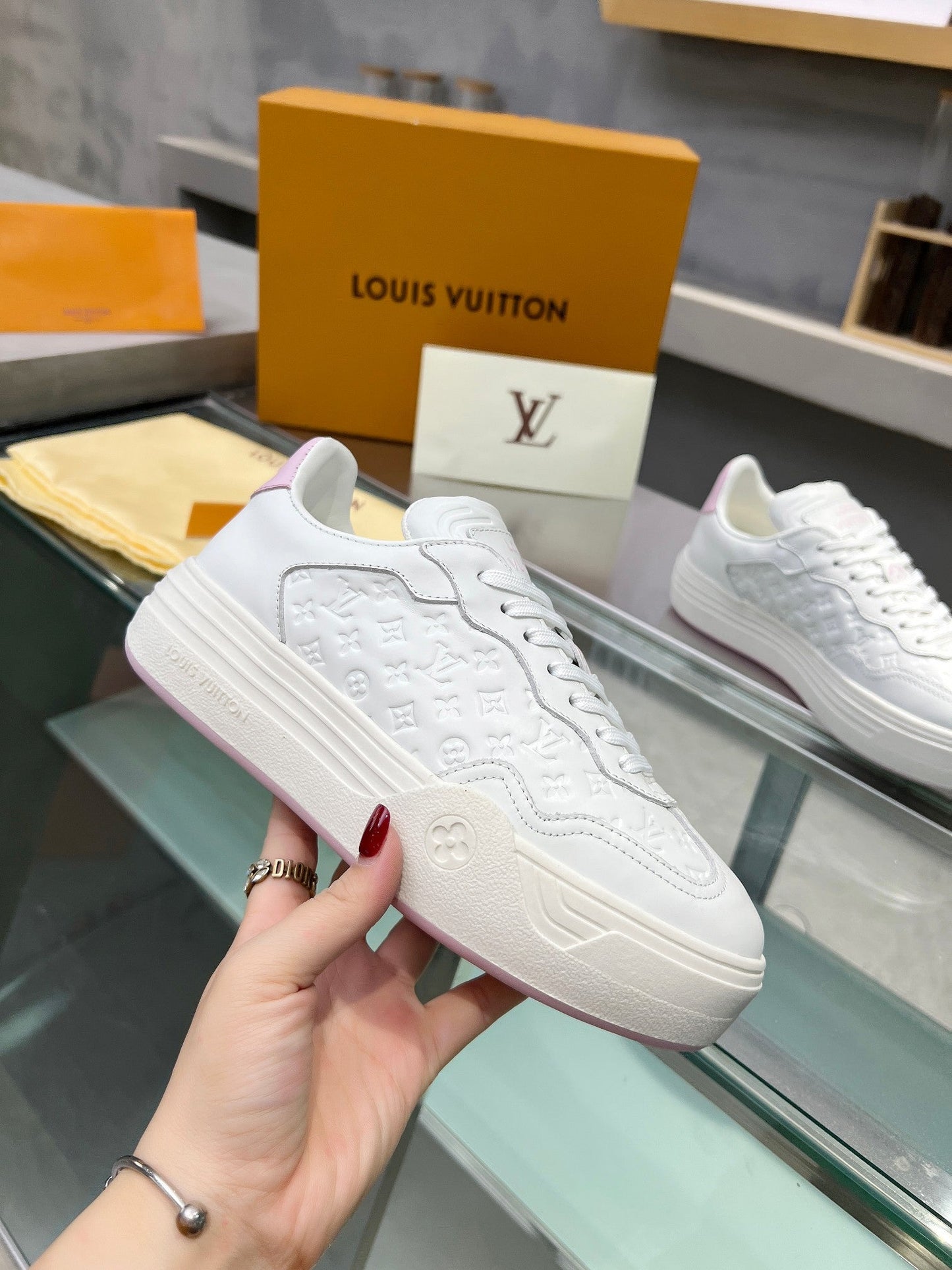 Louis Vuitton  Sneakers