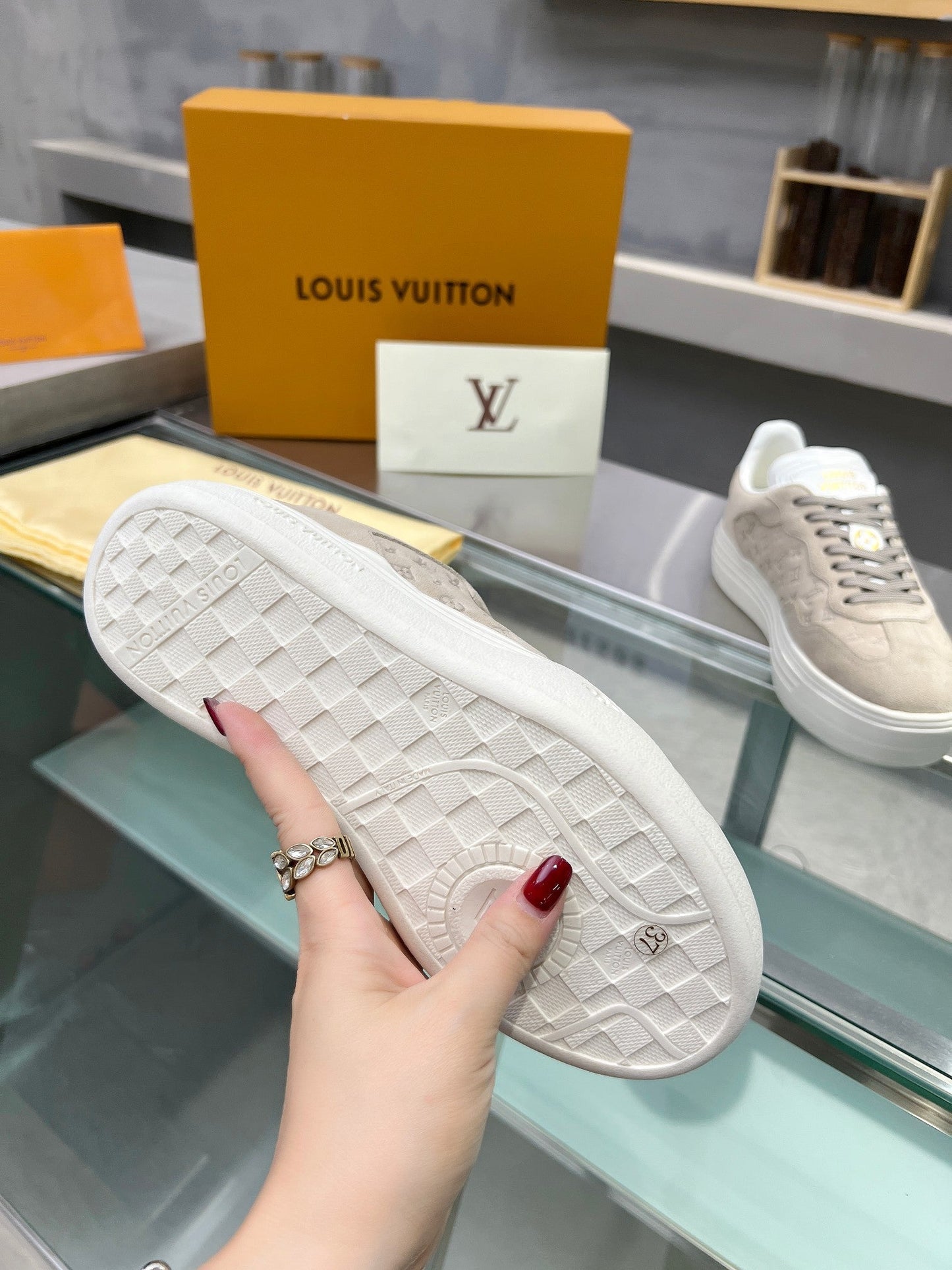 Louis Vuitton  Sneakers