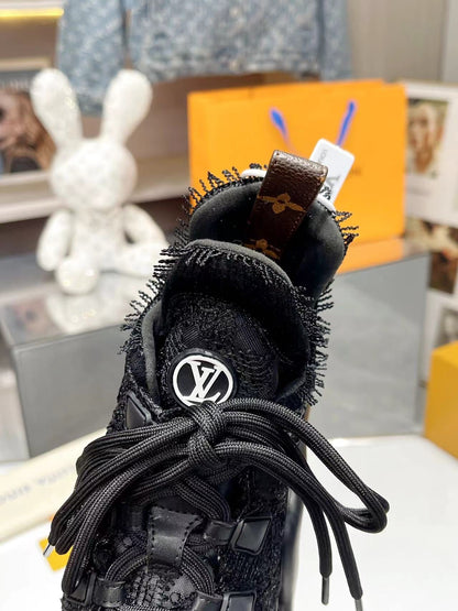 Louis Vuitton  Sneakers