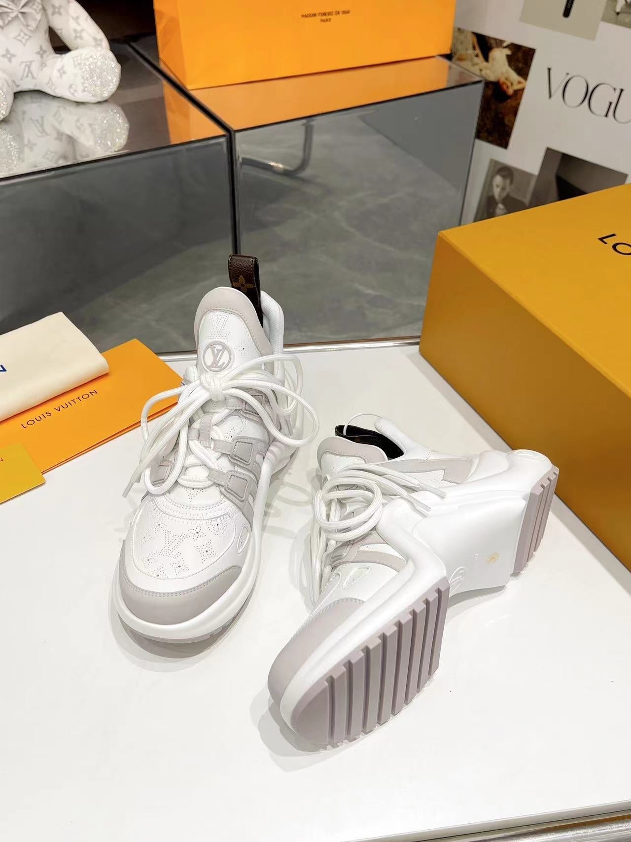 Louis Vuitton  Sneakers