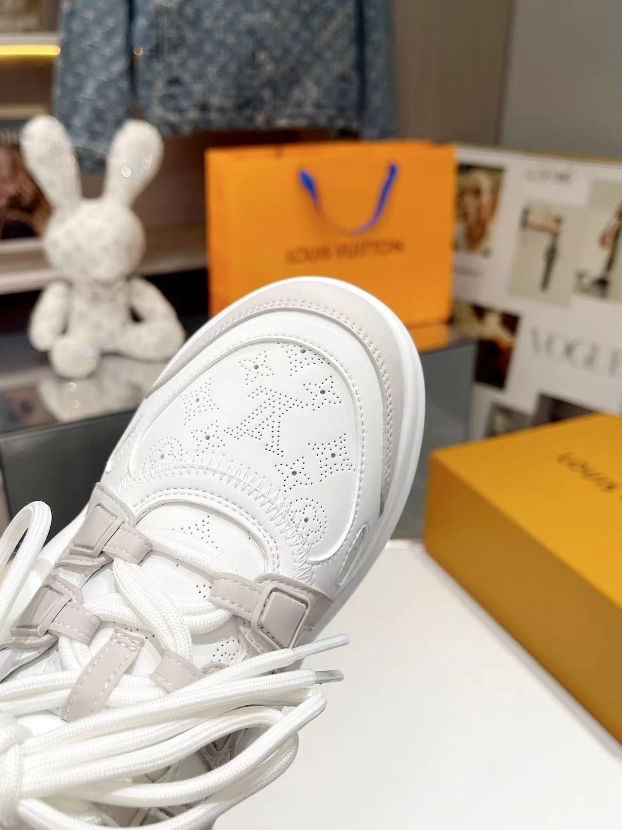 Louis Vuitton  Sneakers