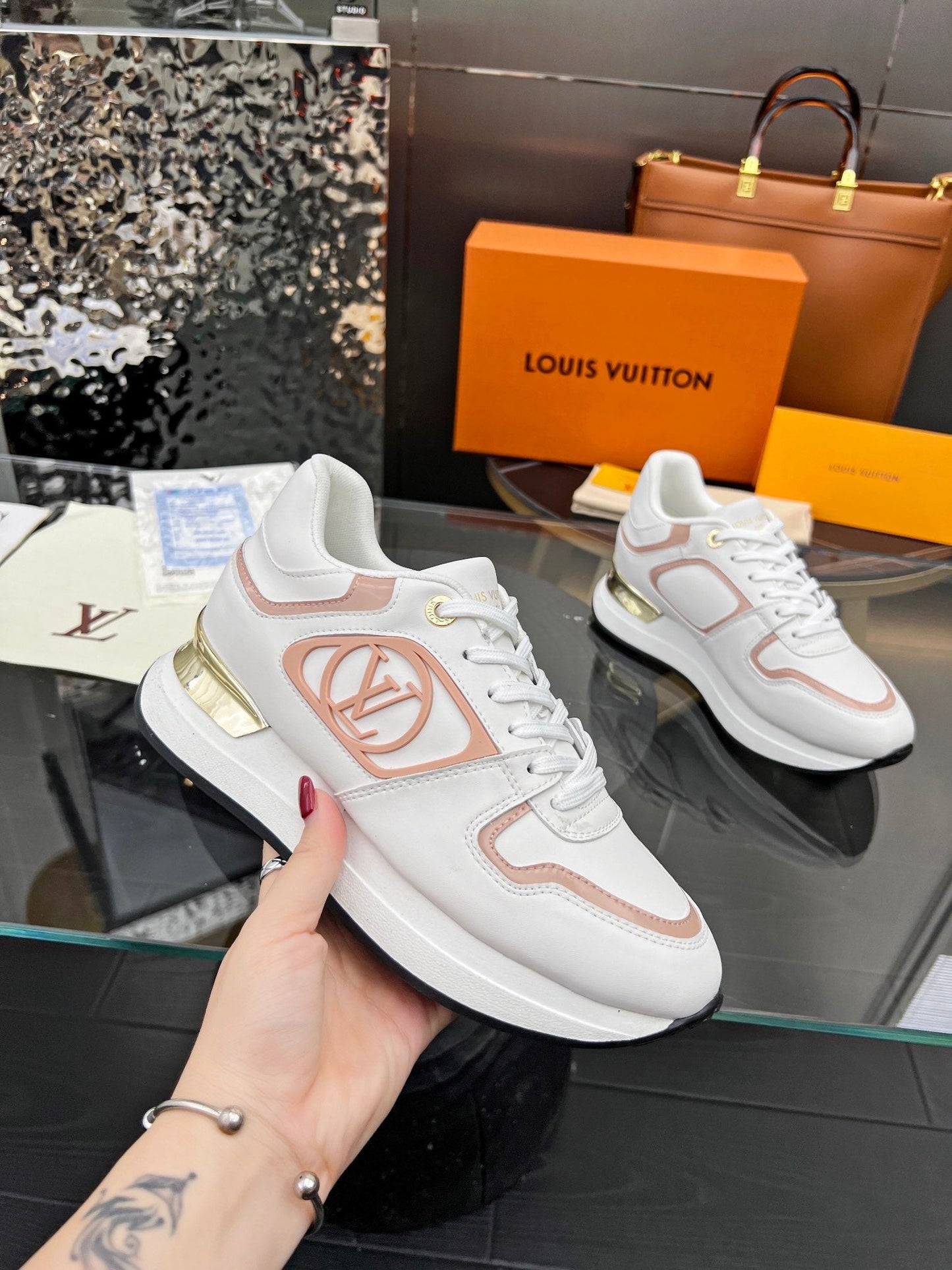 Louis Vuitton  Sneakers