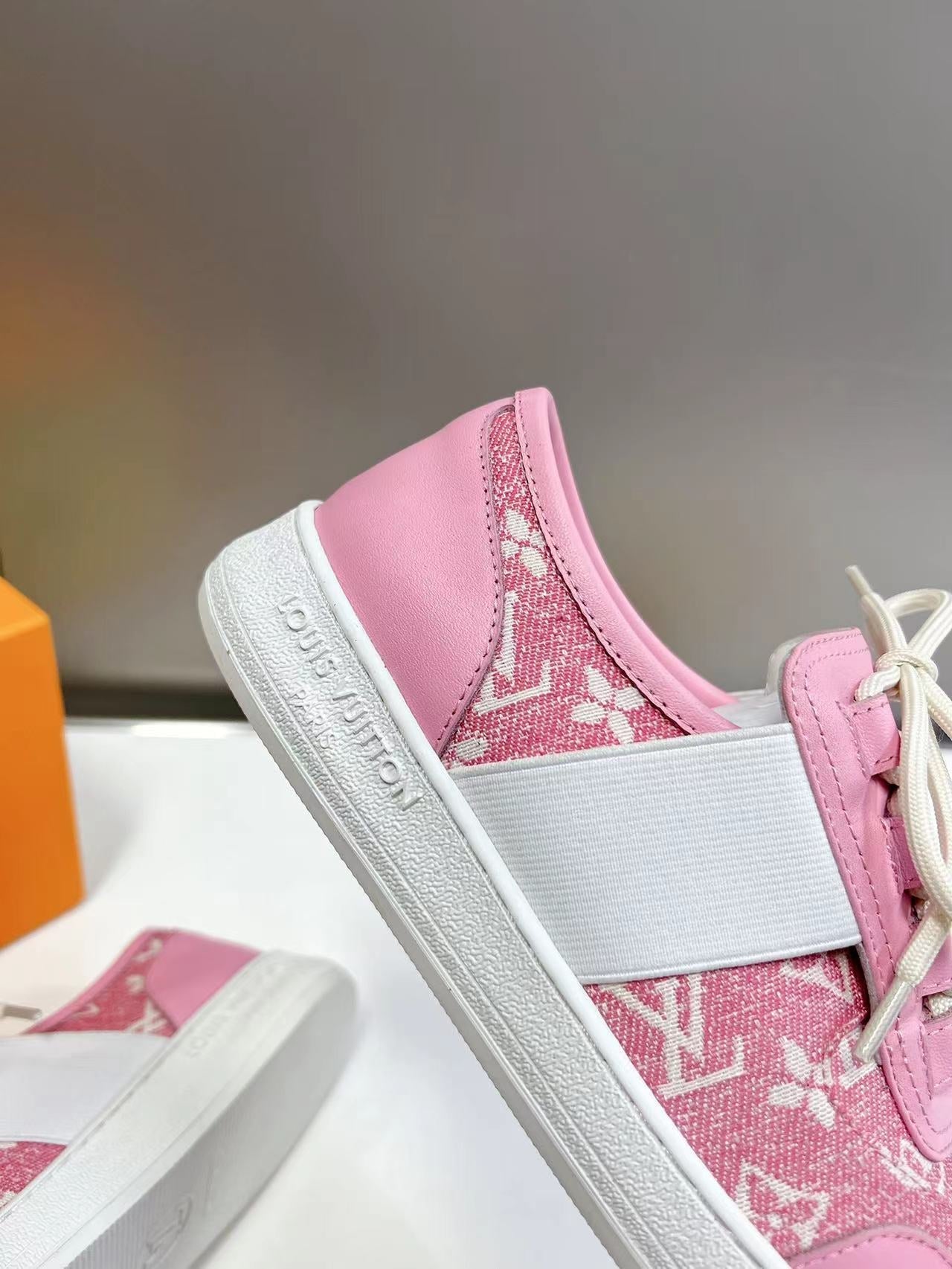 Louis Vuitton  Sneakers