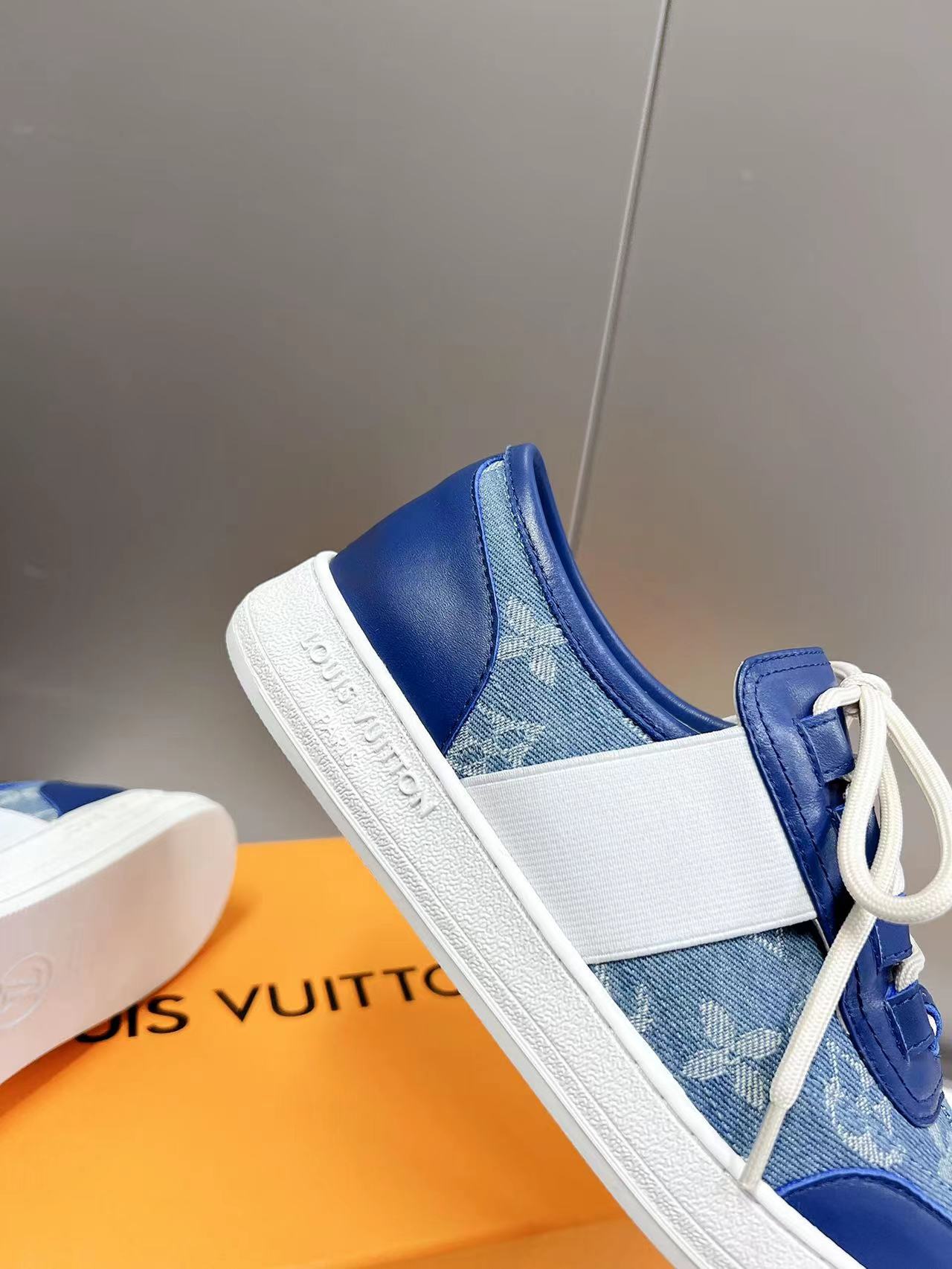 Louis Vuitton  Sneakers