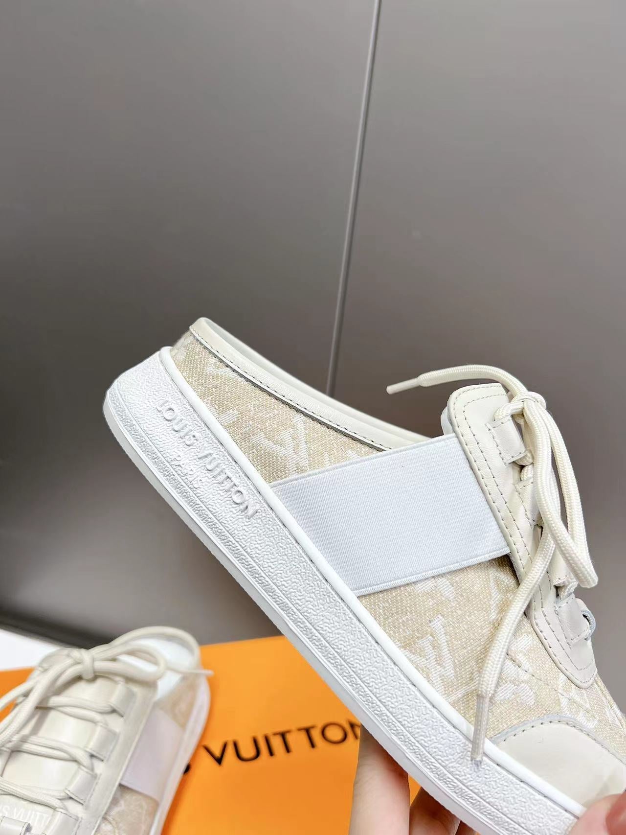 Louis Vuitton  Sneakers