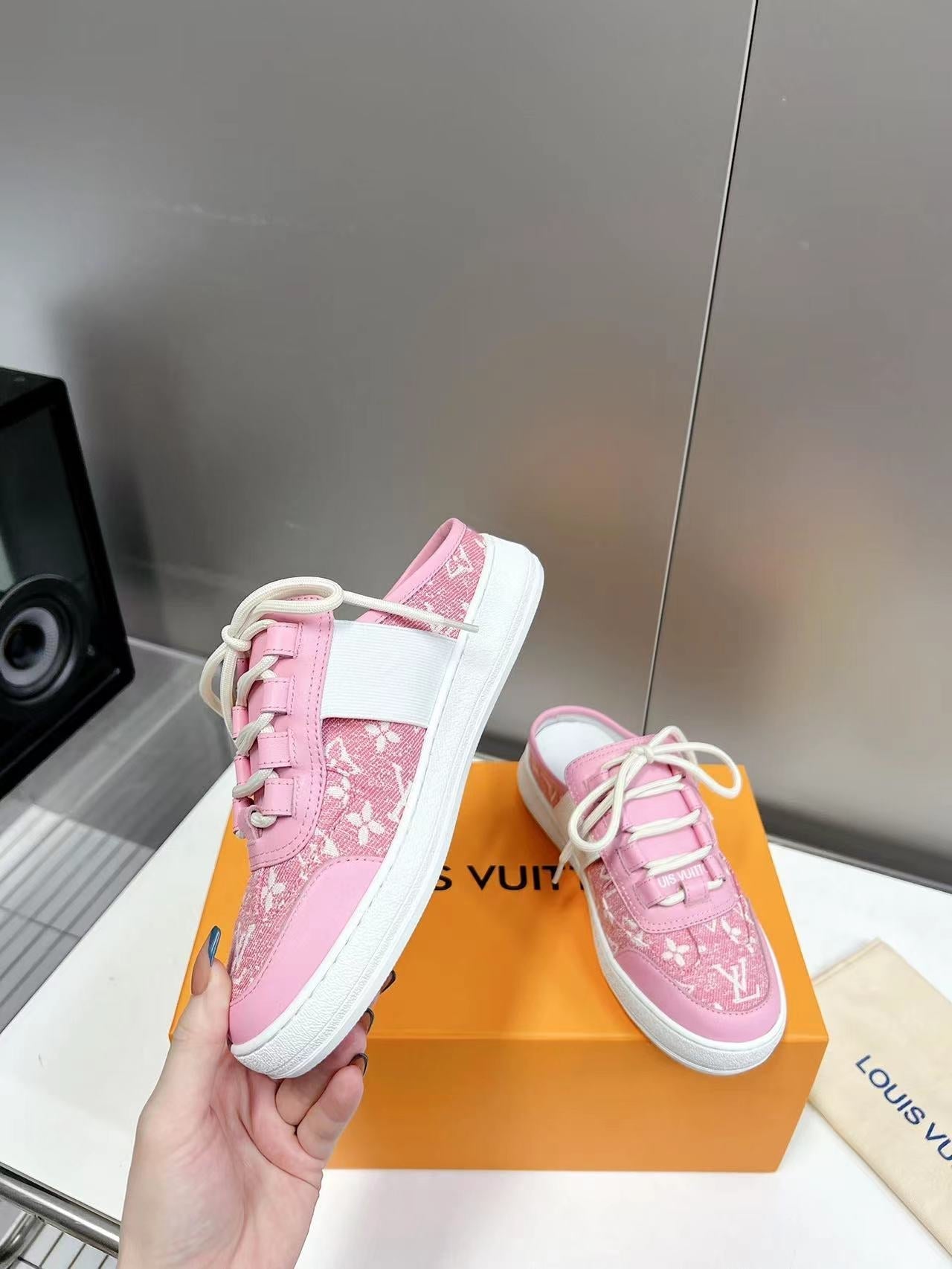 Louis Vuitton  Sneakers