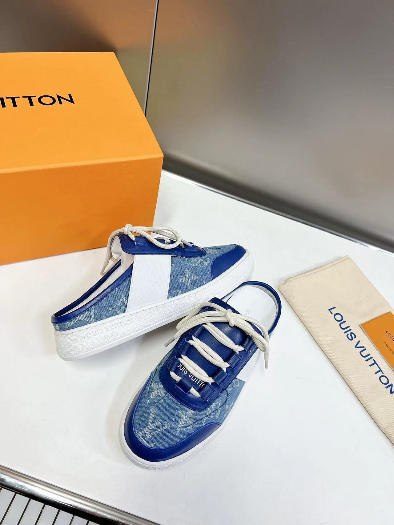 Louis Vuitton  Sneakers