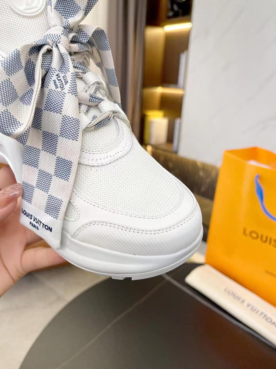 Louis Vuitton  Sneakers