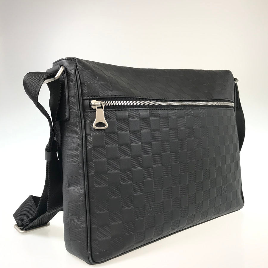 Louis Vuitton  Damier Amphini District MM N41038 Shoulder Bag