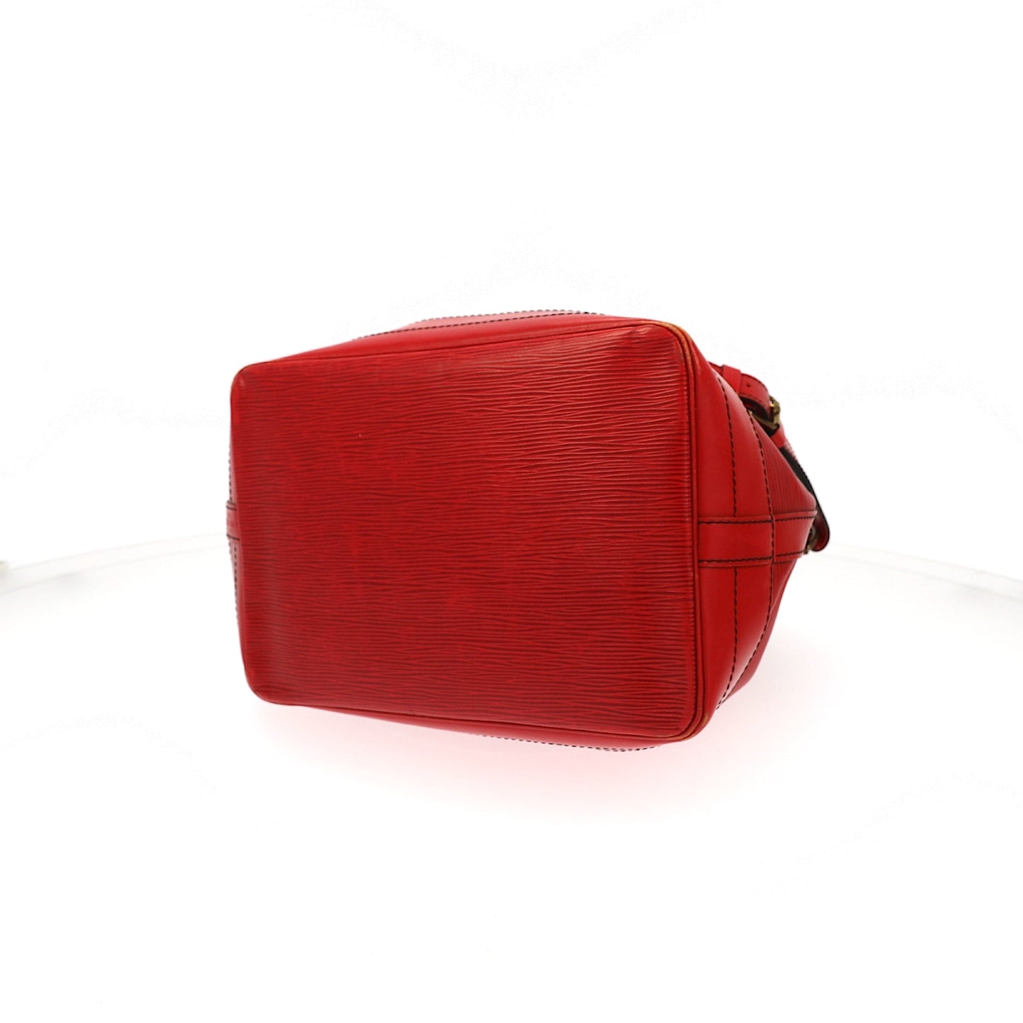 Louis Vuitton  Noe Shoulder Bag in Red Leather