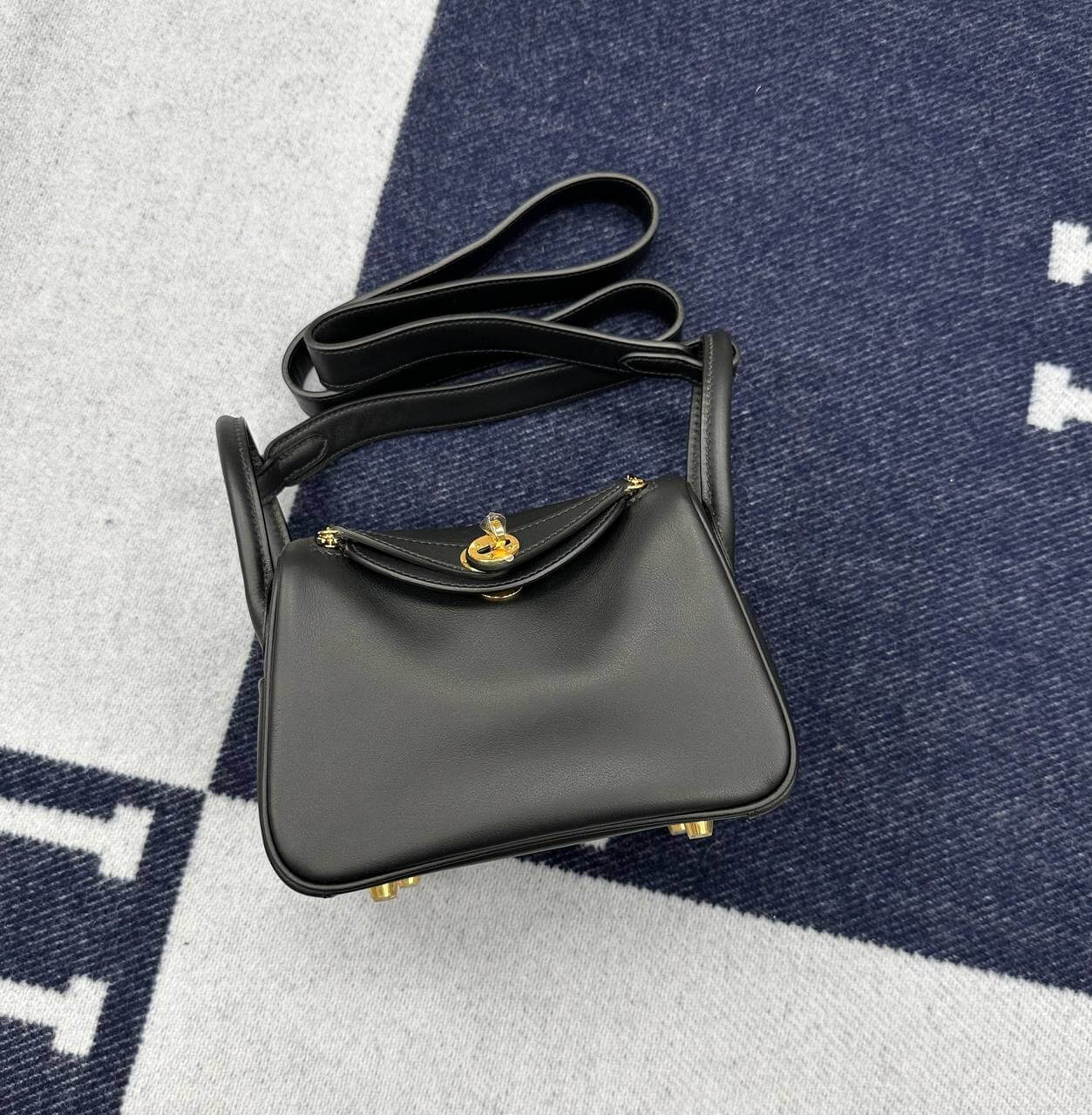 Hermes Lindy mini bag black