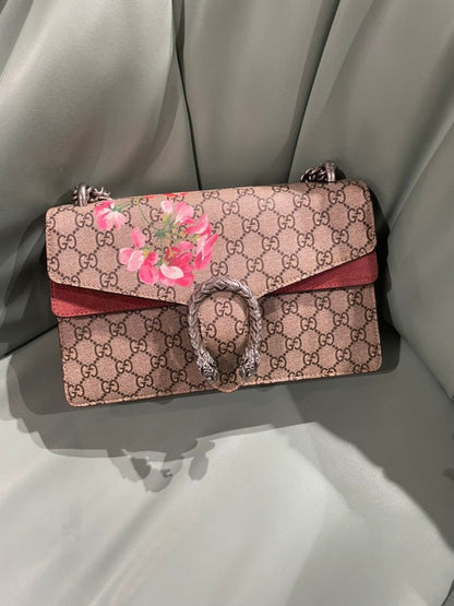 Gucci Dionysus Beige GG Supreme Floral Print Medium Shoulder Bag