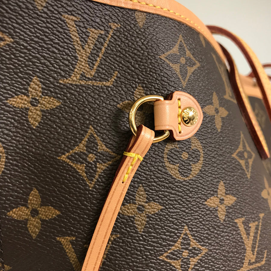 Louis Vuitton  Monogram Neverfull MM Tote Bag